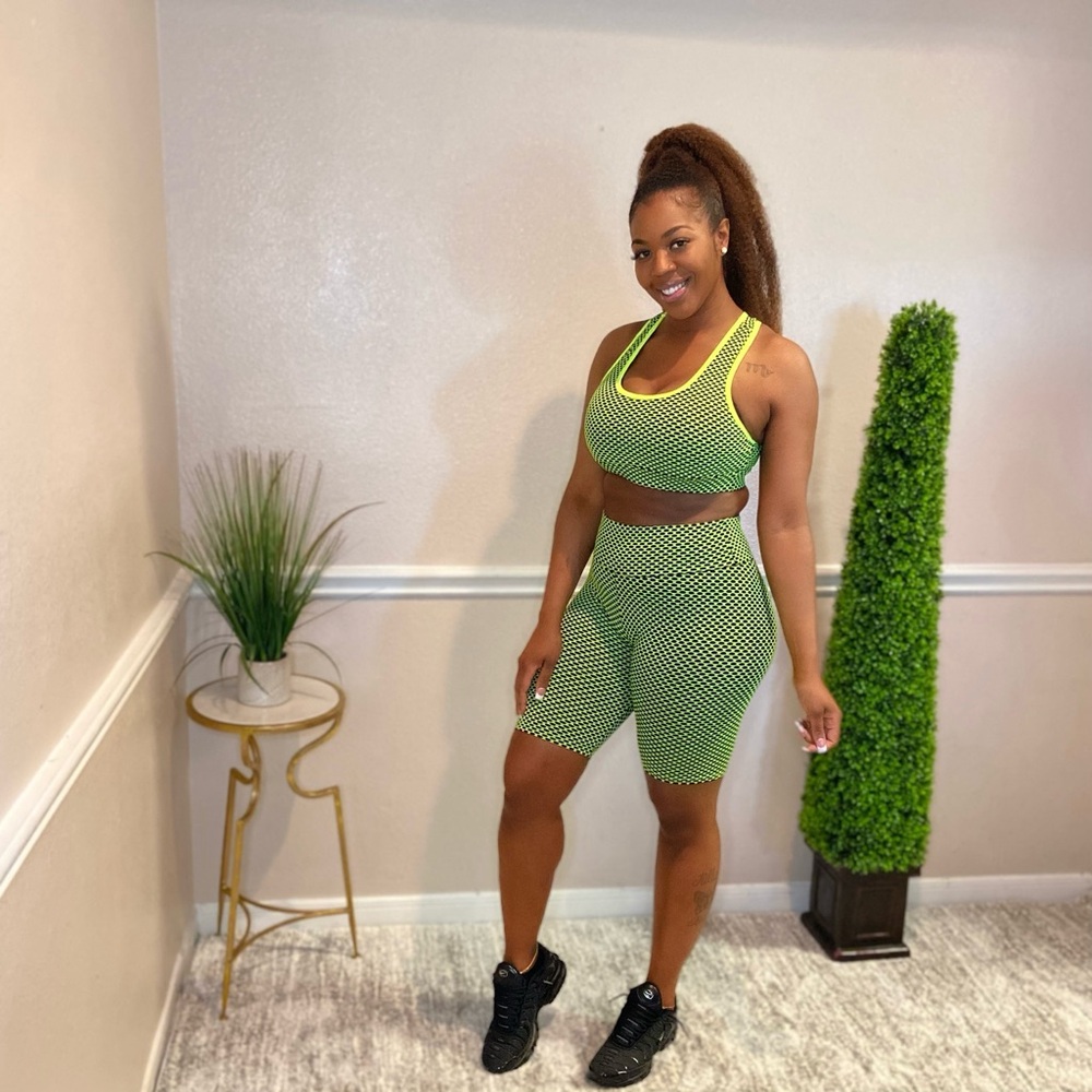 Sports bra & biker shorts set